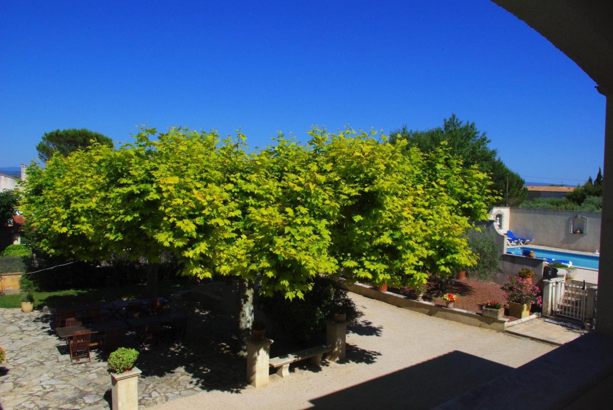 Le Mas De L'Amandier Saint-Saturnin-lès-Avignon Exterior foto