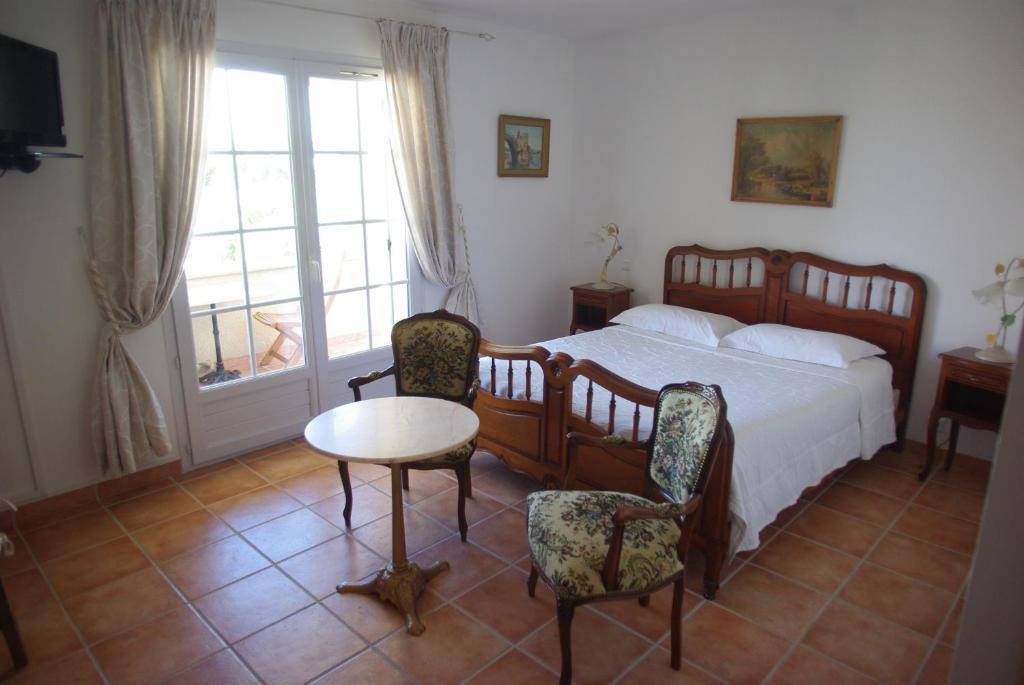Le Mas De L'Amandier Saint-Saturnin-lès-Avignon Habitación foto
