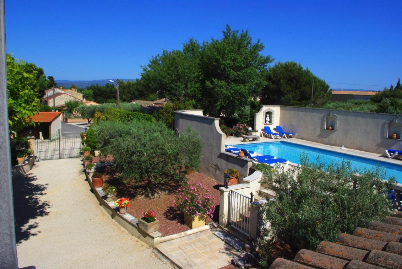 Le Mas De L'Amandier Saint-Saturnin-lès-Avignon Habitación foto